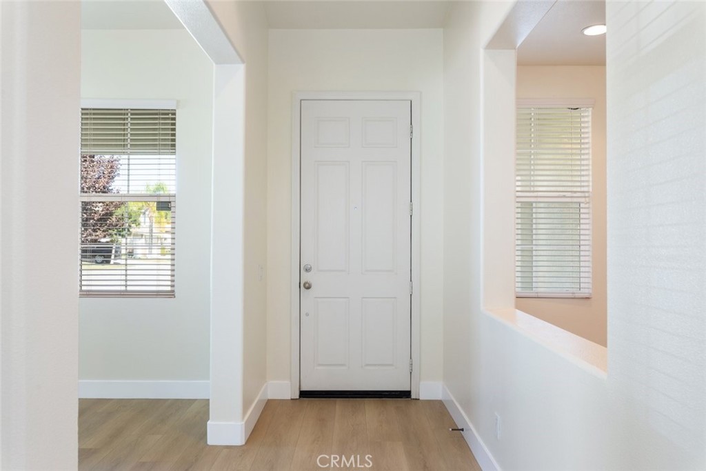 32003 Cottage Glen Drive Property Photo 6