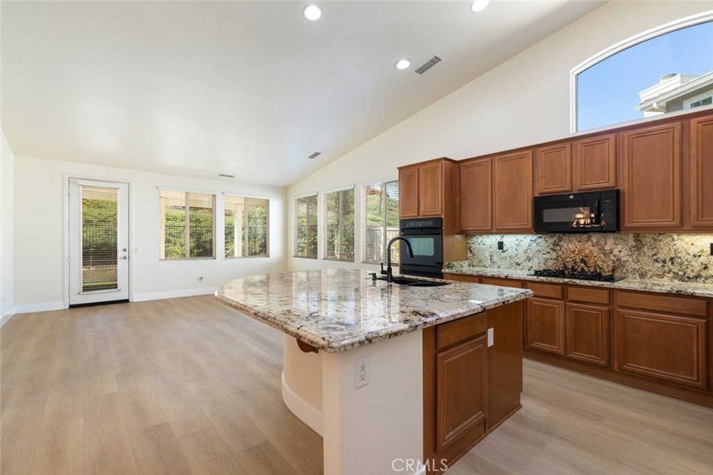 32003 Cottage Glen Drive Property Photo 9