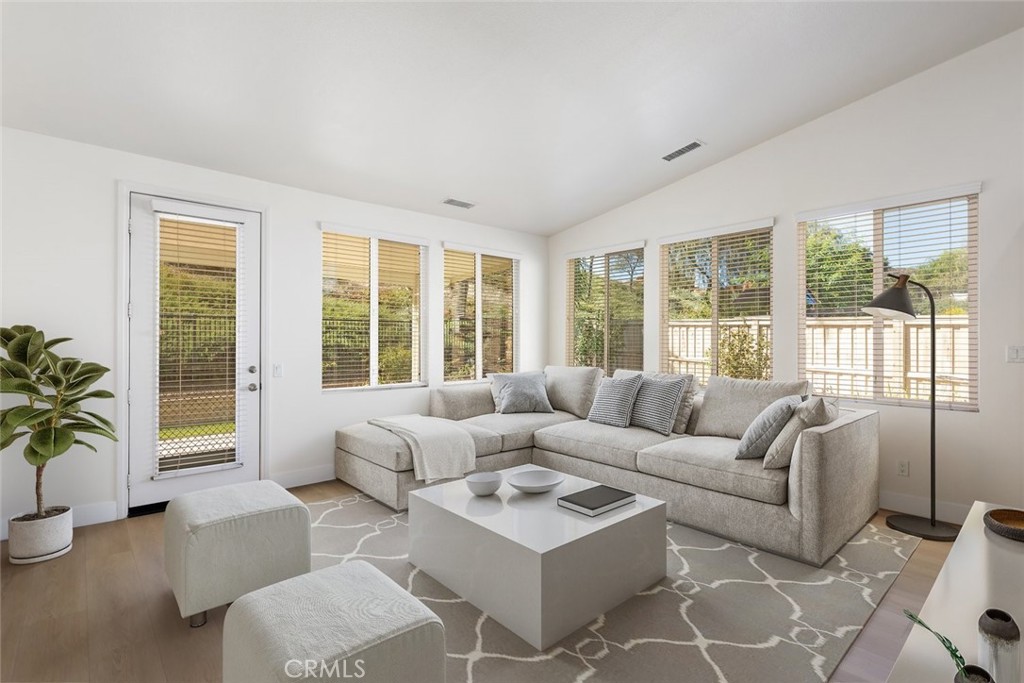 32003 Cottage Glen Drive Property Photo 13