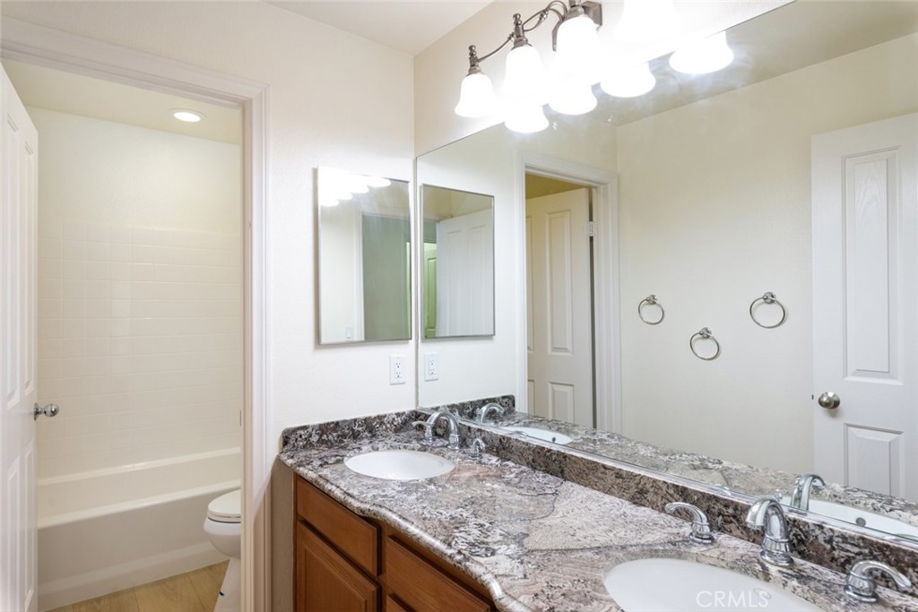 32003 Cottage Glen Drive Property Photo 14