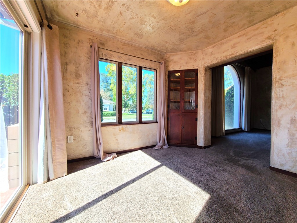 902 College Avenue Property Photo 4