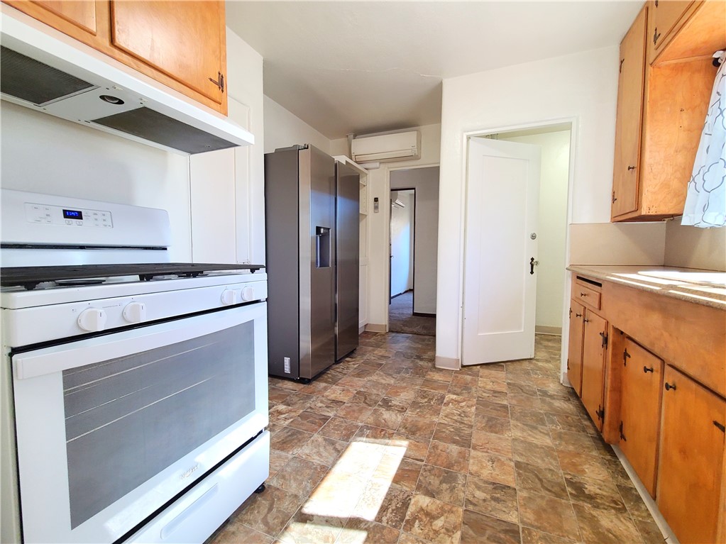 902 College Avenue Property Photo 7