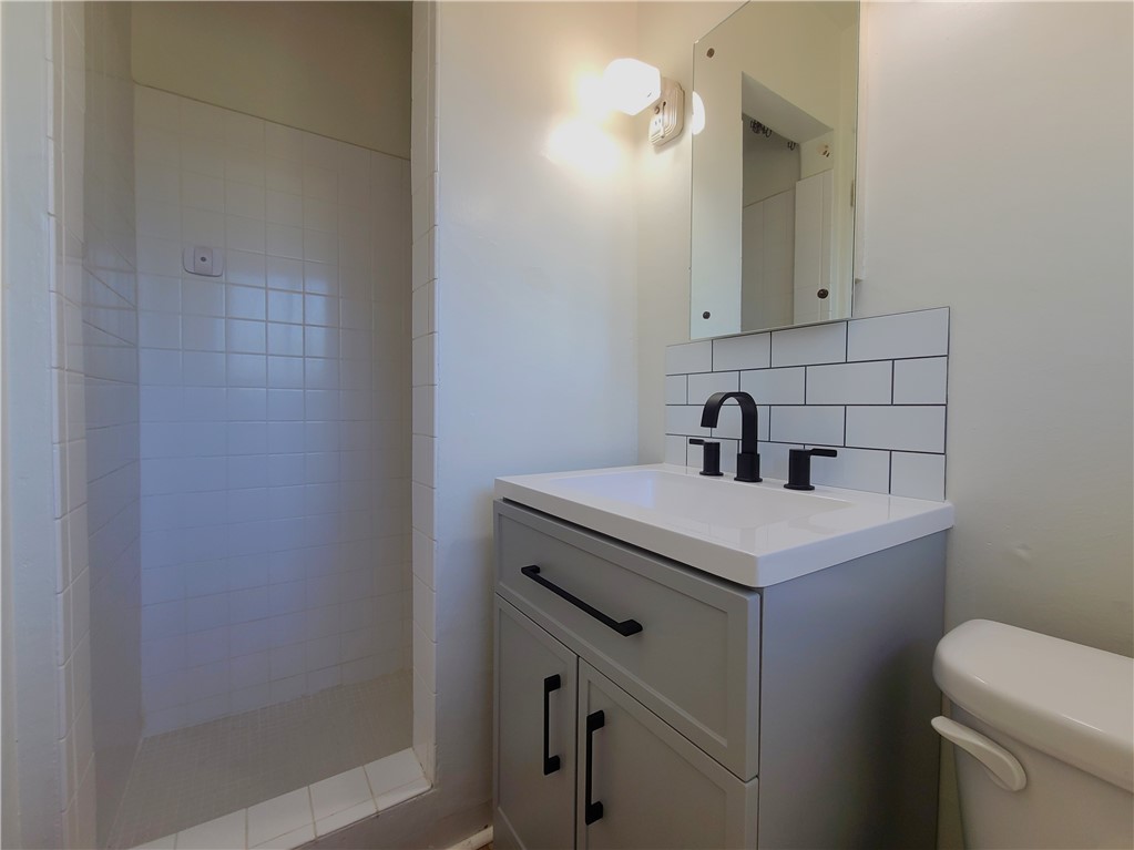 902 College Avenue Property Photo 20