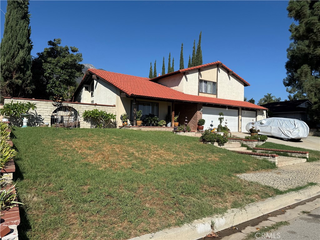 8992 Hillside Property Photo 1