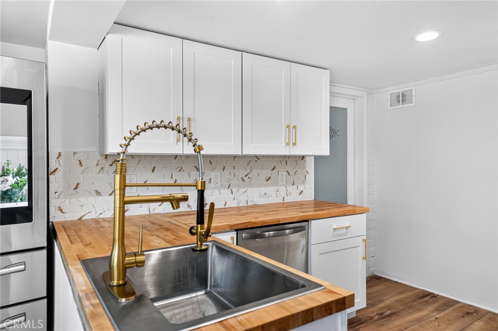 11055 Sunset Property Photo 18