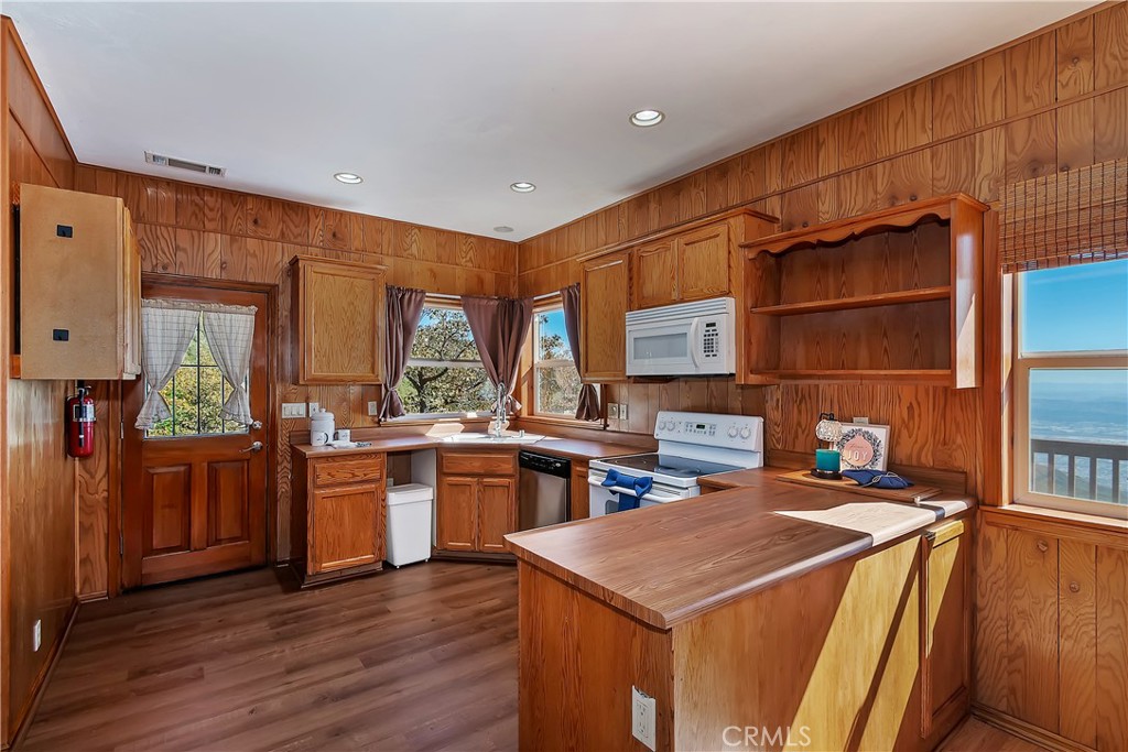 23903 Skyland Drive Property Photo 15