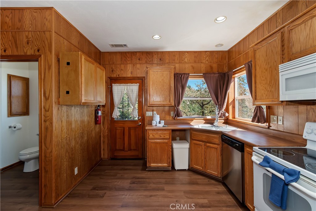 23903 Skyland Drive Property Photo 16