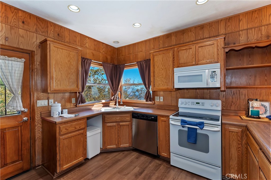 23903 Skyland Drive Property Photo 17