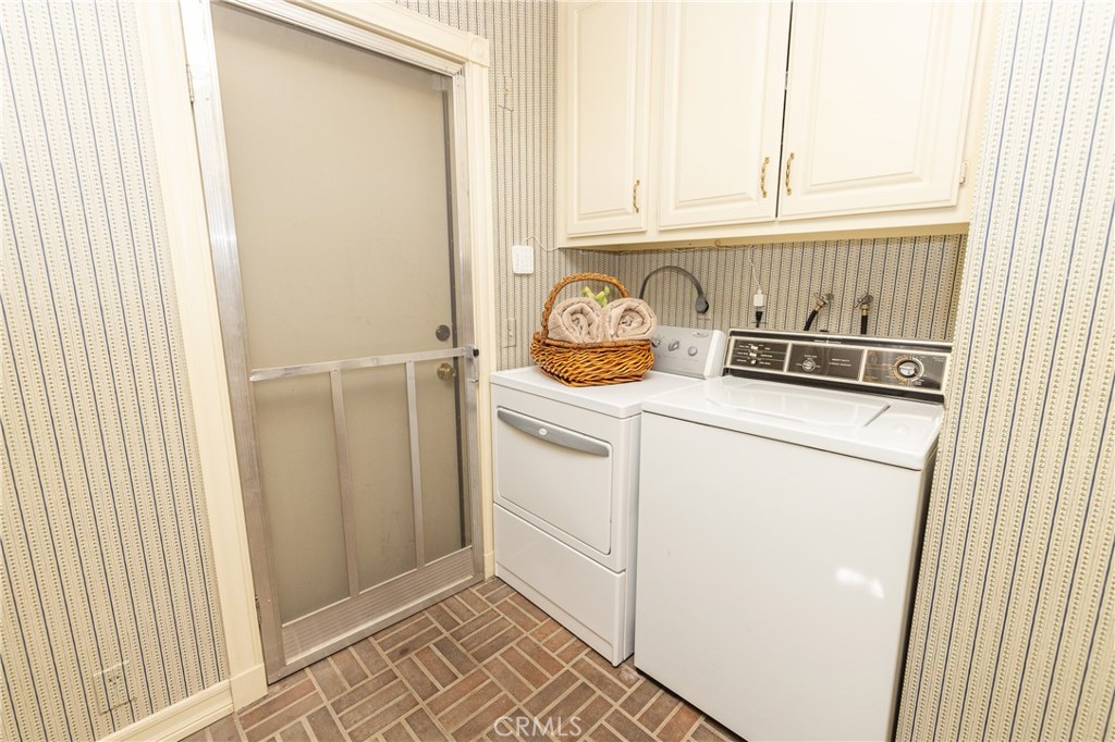 1660 Cascade Property Photo 29