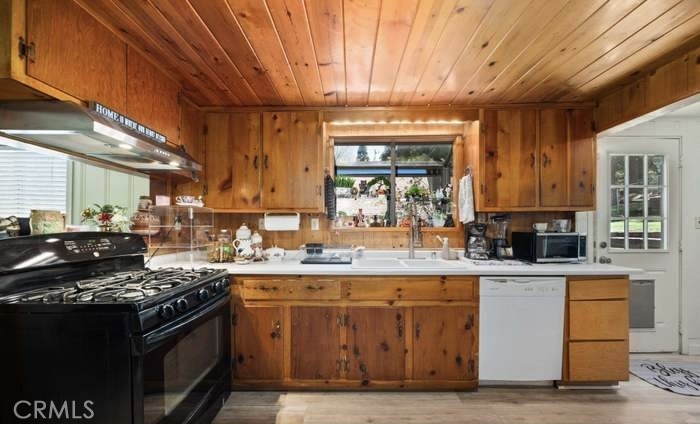 23095 Balsam Property Photo 7