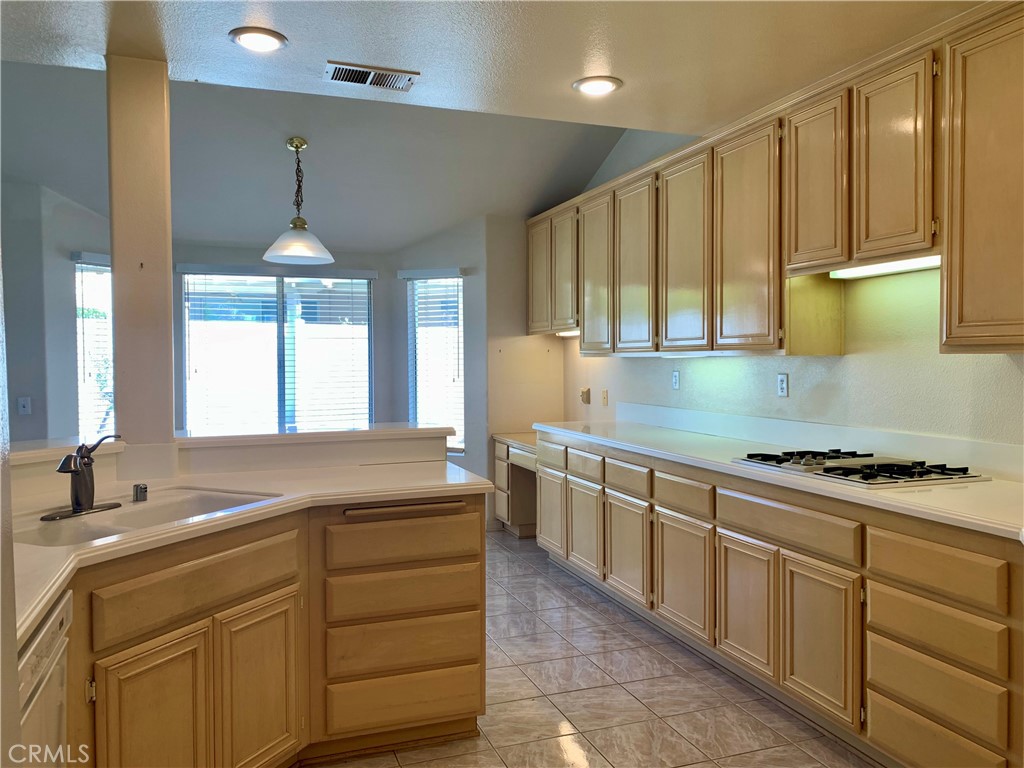 1418 Las Colinas Property Photo 9