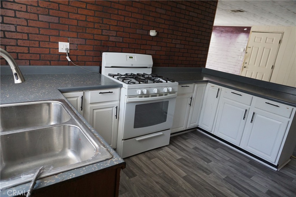 15246 Plum Street Property Photo 17