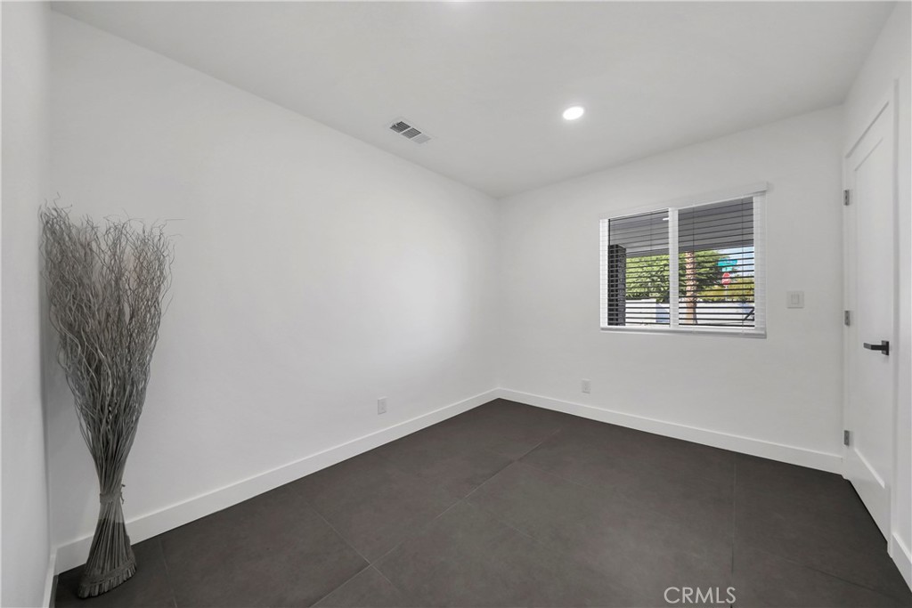 2480 N Aurora Drive Property Photo 25