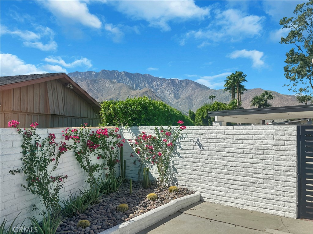 2480 N Aurora Drive Property Photo 32