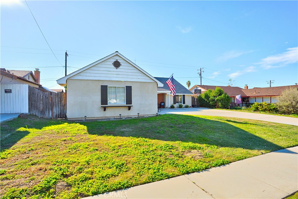 27611 Villa Property Photo 3