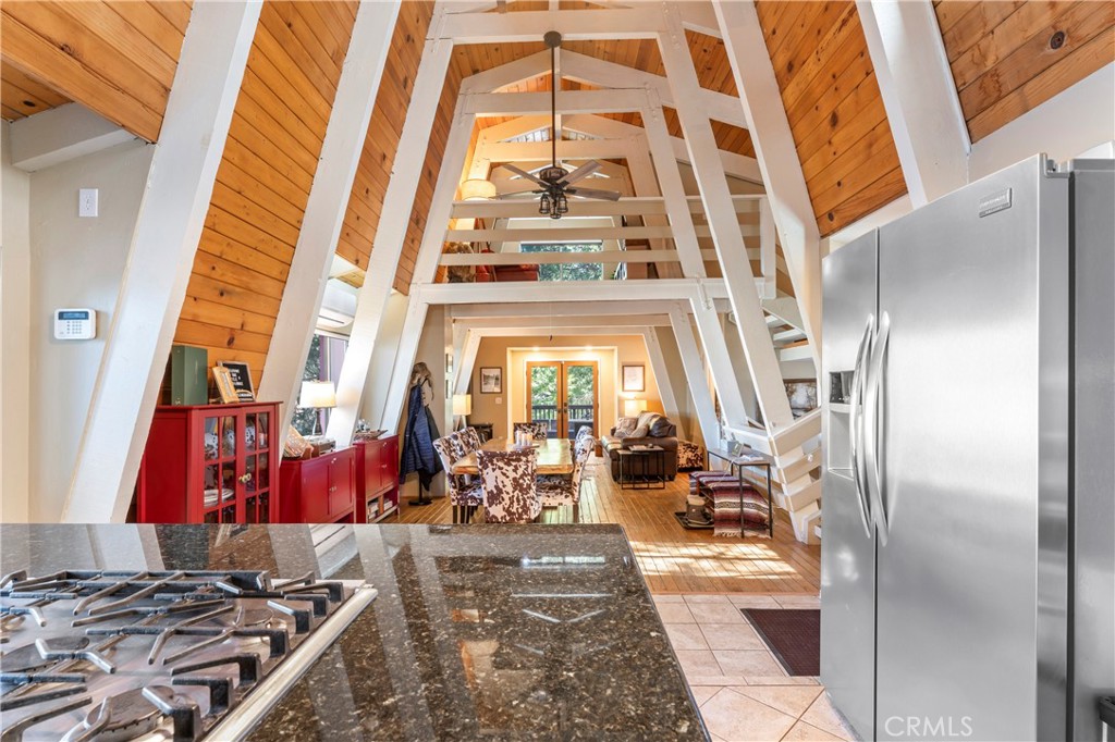 664 Circle Property Photo 1
