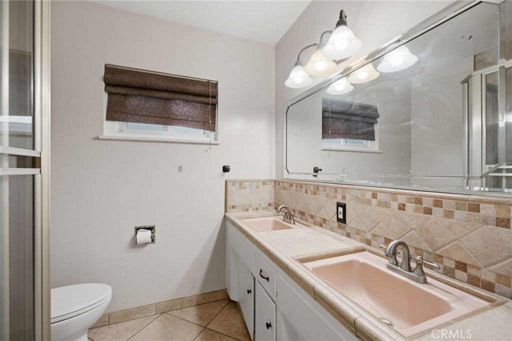 495 W C Street Property Photo 17