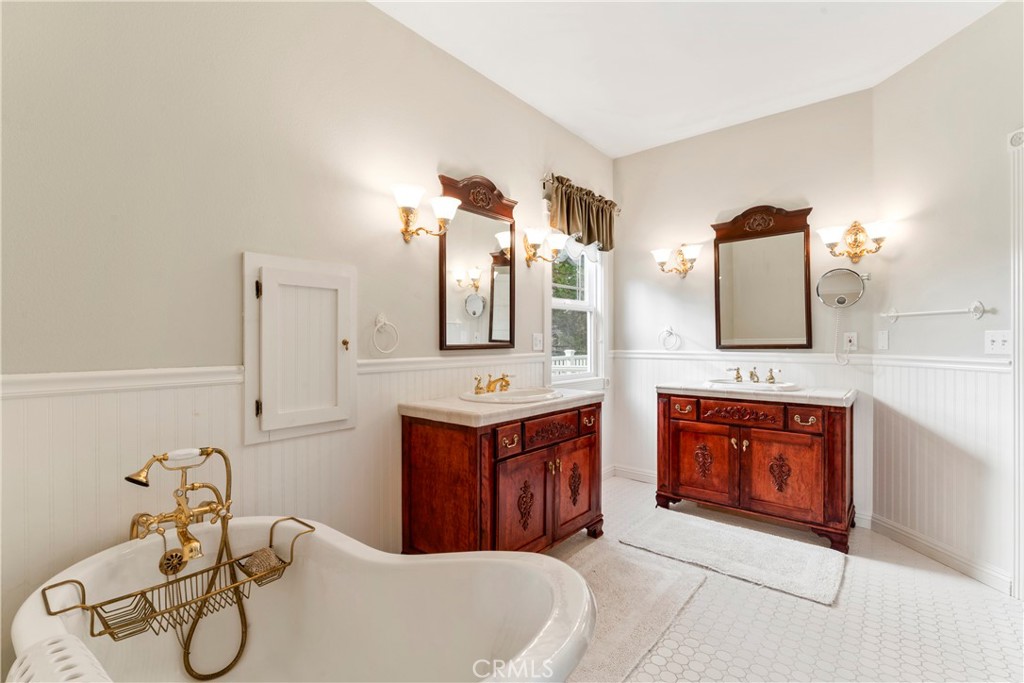 27601 Cedarwood Drive Property Photo 57