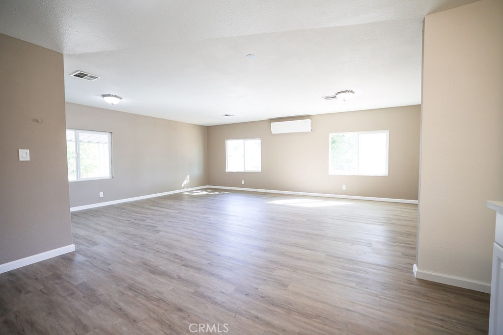 315 North Palomar Avenue Property Photo 6