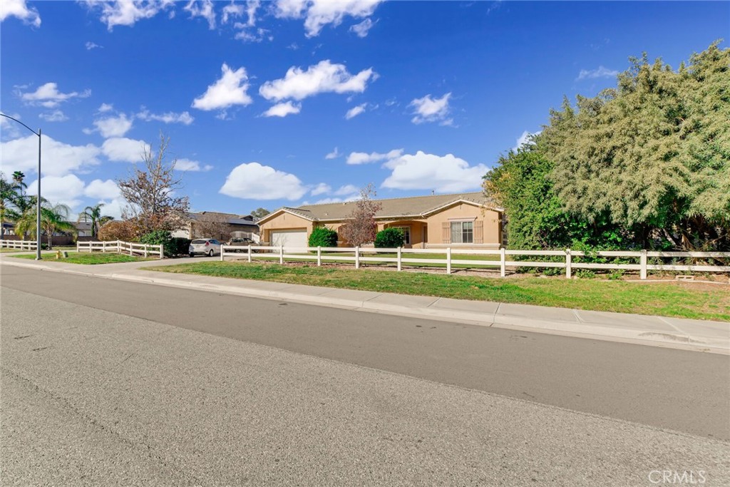 1075 Charles Street Property Photo 4