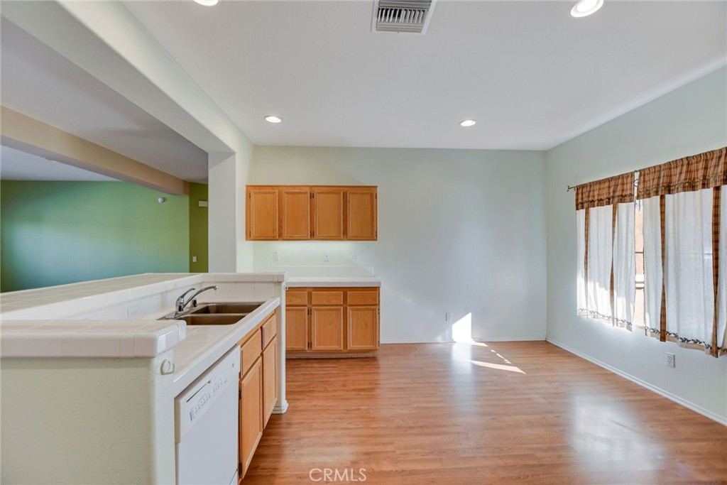 1075 Charles Street Property Photo 25
