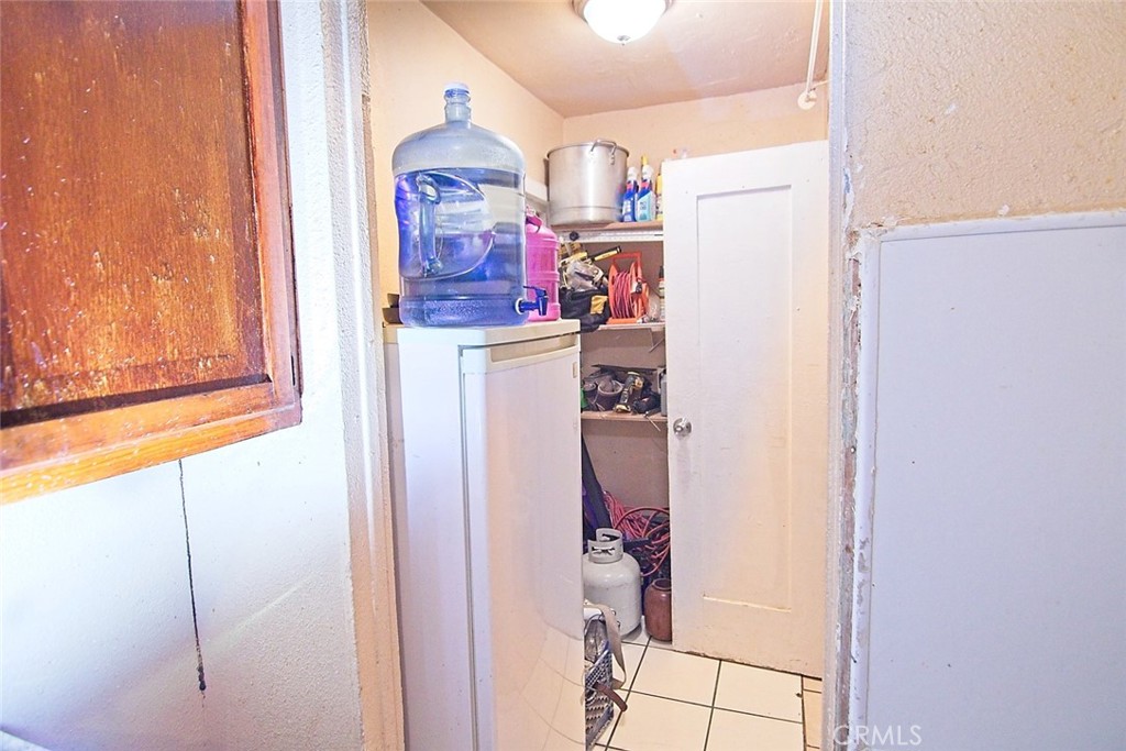 6905 Compton Property Photo 6