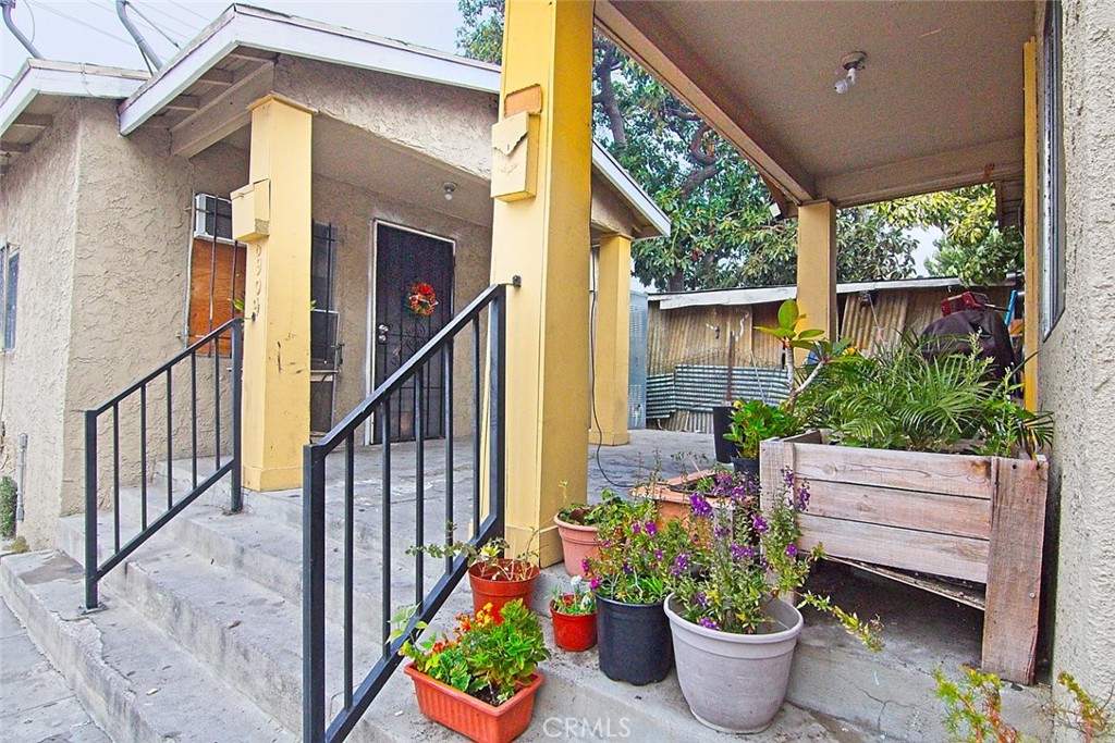 6905 Compton Property Photo 12