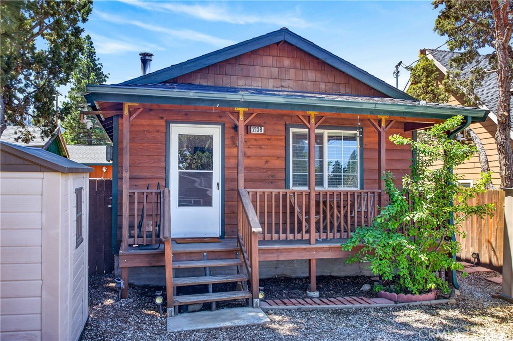 2136 3rd Property Photo 3