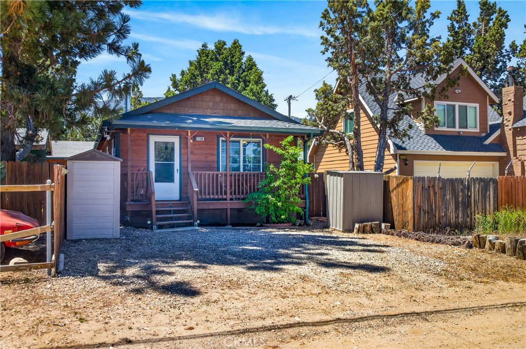 2136 3rd Property Photo 4