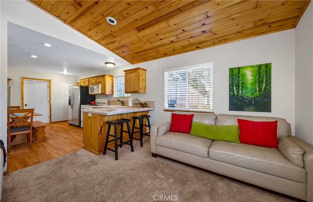 2136 3rd Property Photo 12