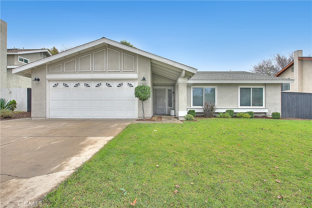 915 Auburndale Property Photo 1