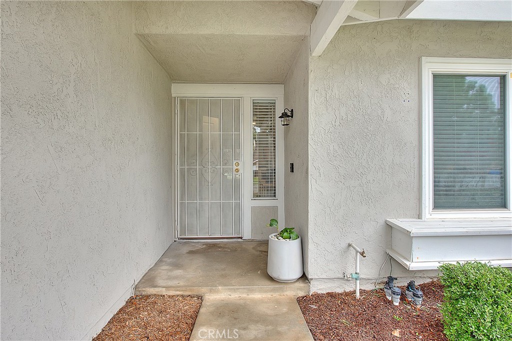 915 Auburndale Property Photo 5