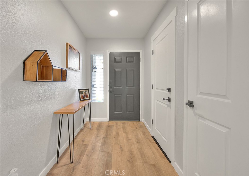 915 Auburndale Property Photo 6