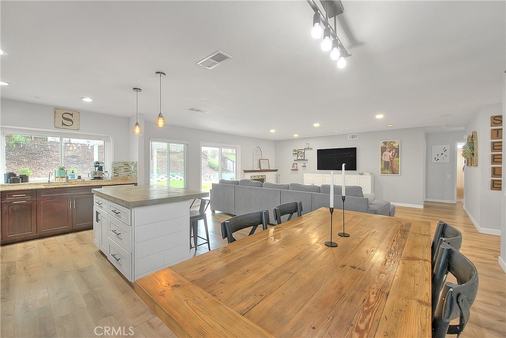 915 Auburndale Property Photo 17