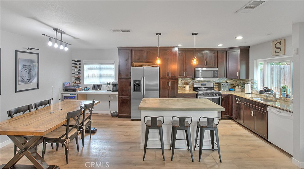 915 Auburndale Property Photo 19