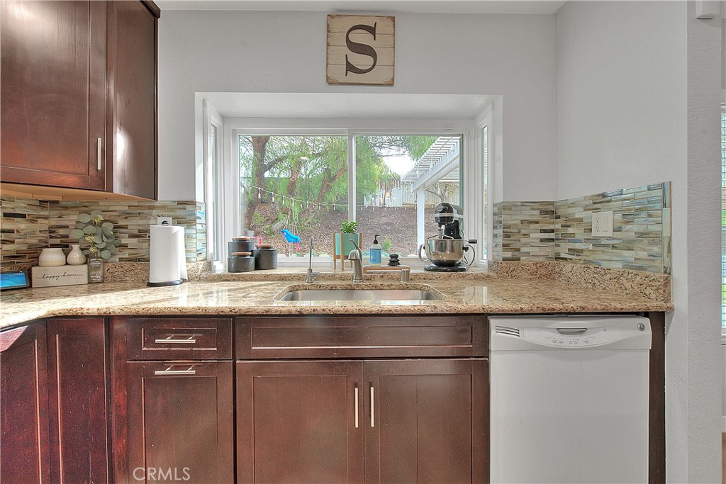 915 Auburndale Property Photo 29