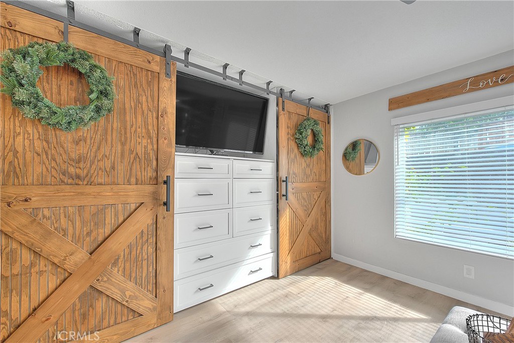 915 Auburndale Property Photo 36