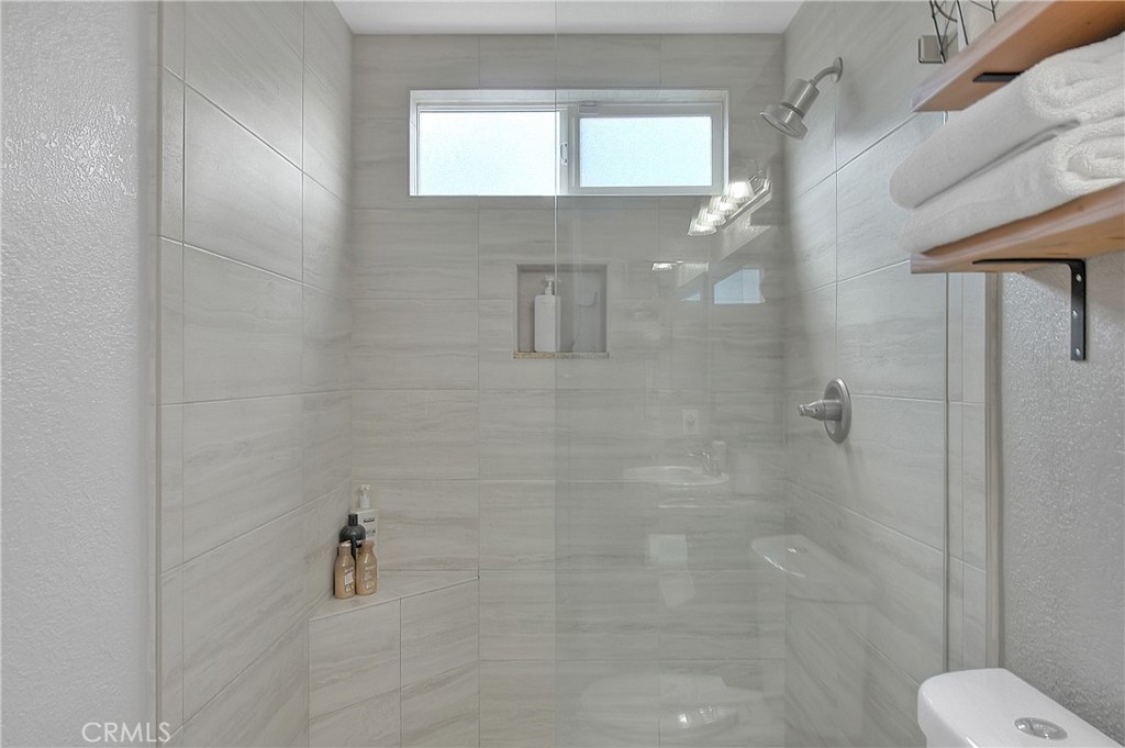 915 Auburndale Property Photo 38