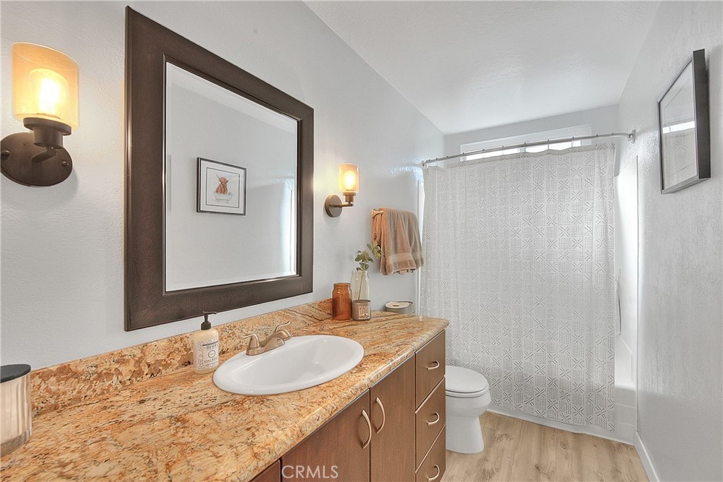 915 Auburndale Property Photo 42