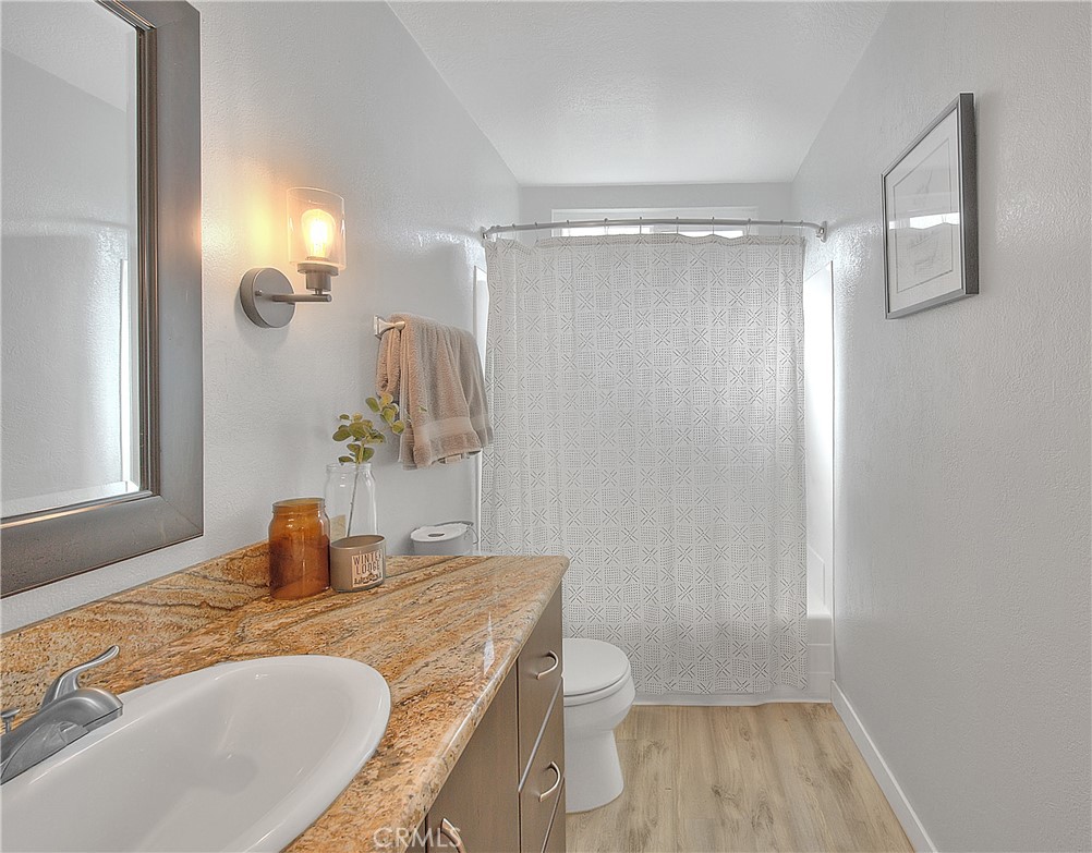 915 Auburndale Property Photo 43