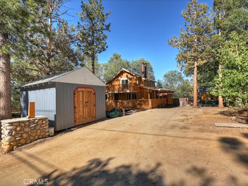 581 Highland Lane Property Photo 2