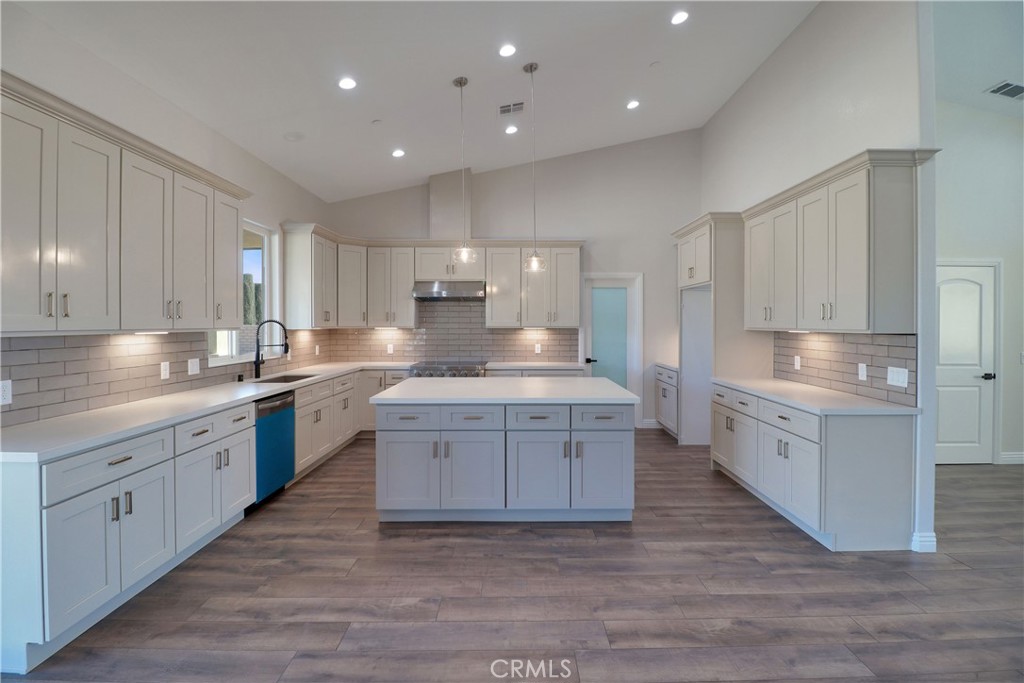 14785 Tiger Tail Road Property Photo 4