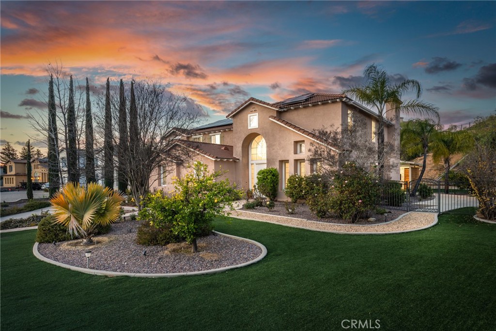 952 Creek View Property Photo