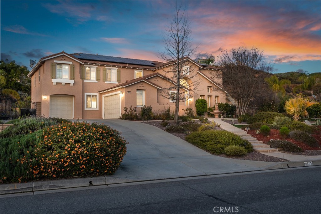 952 Creek View Property Photo 7