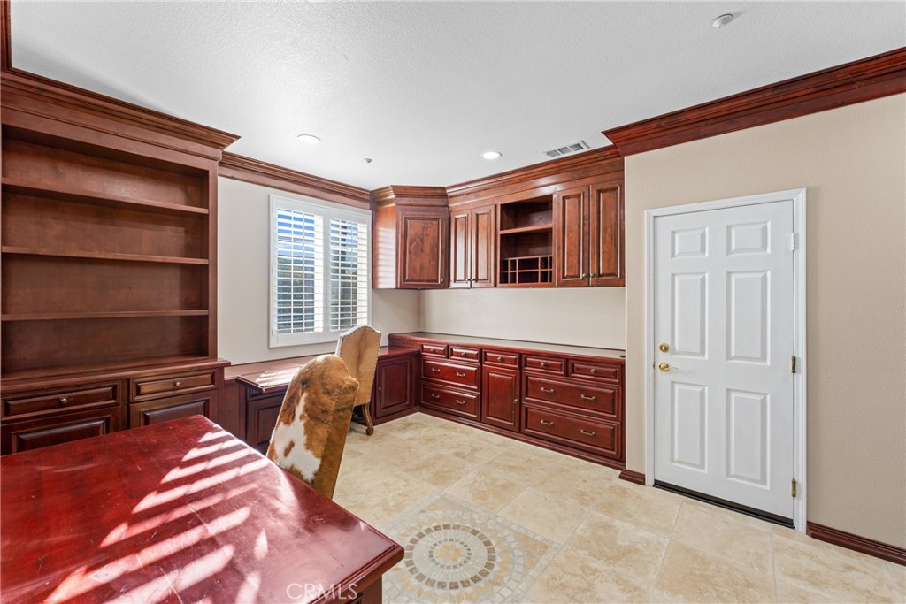952 Creek View Property Photo 23