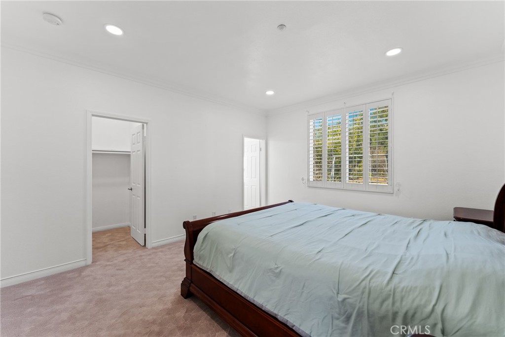952 Creek View Property Photo 27