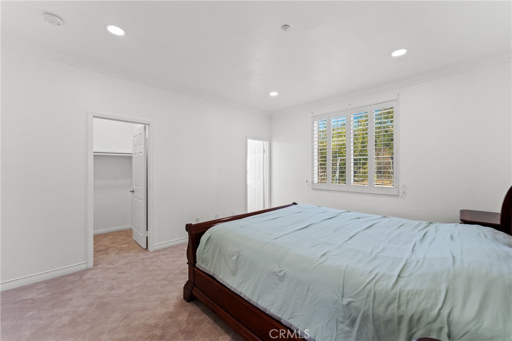 952 Creek View Property Photo 27