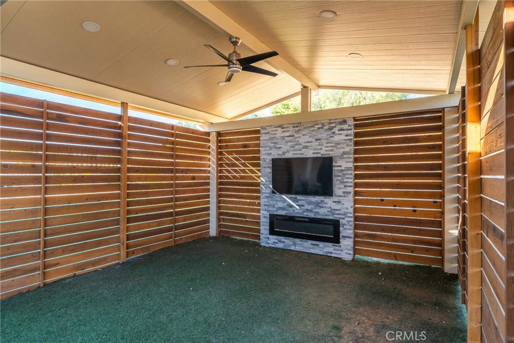 952 Creek View Property Photo 50