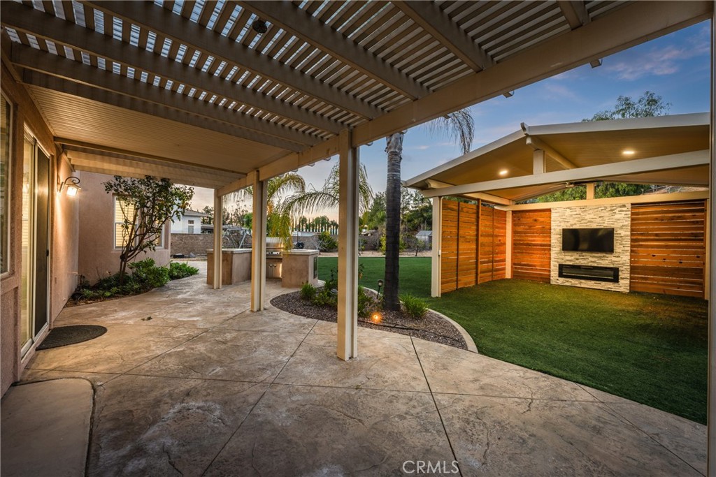 952 Creek View Property Photo 55
