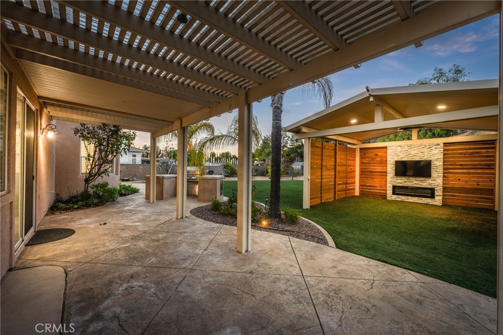 952 Creek View Property Photo 55